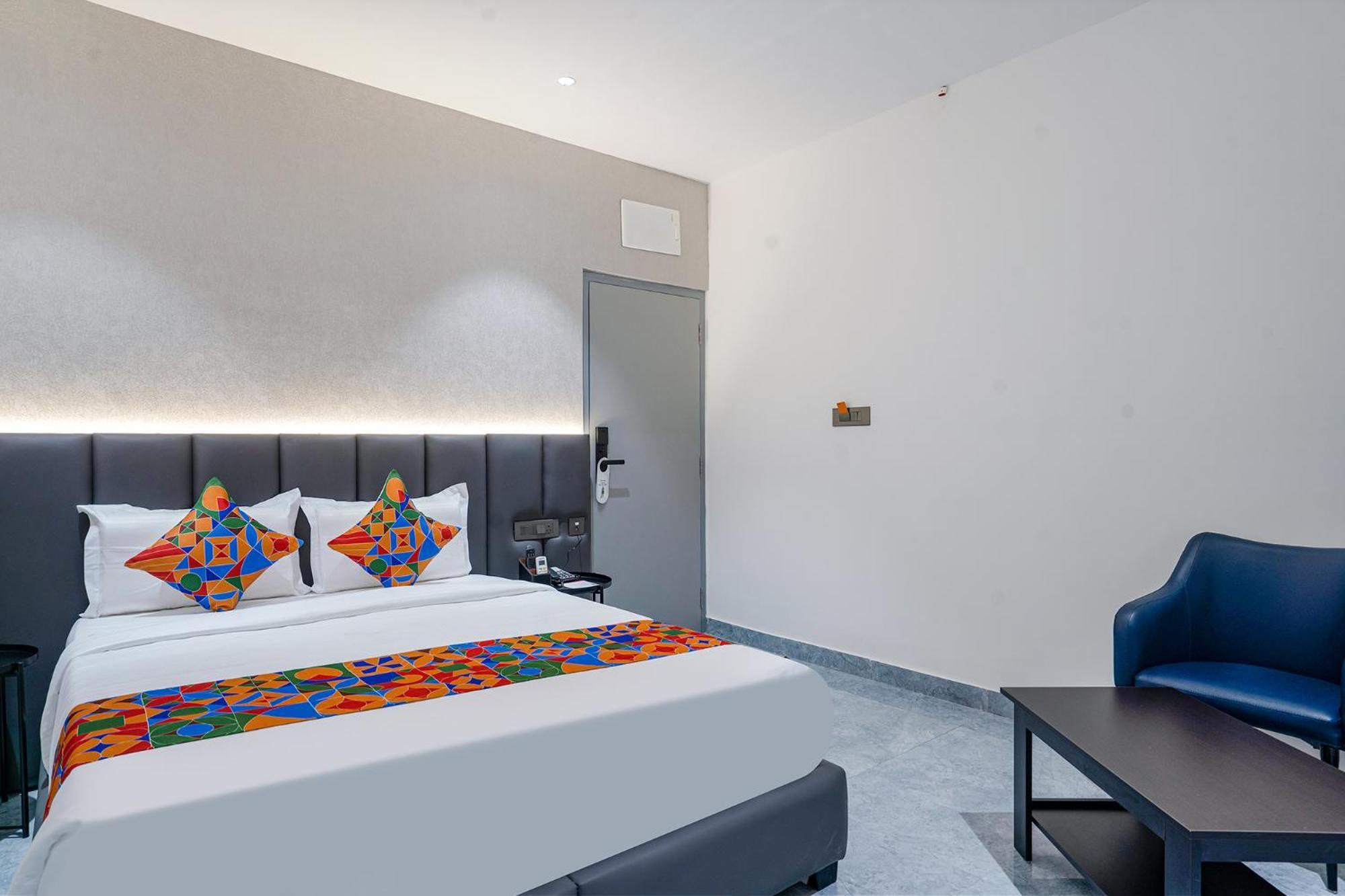 Fabhotel Prime Cloud 5 Studios Haiderabad Buitenkant foto