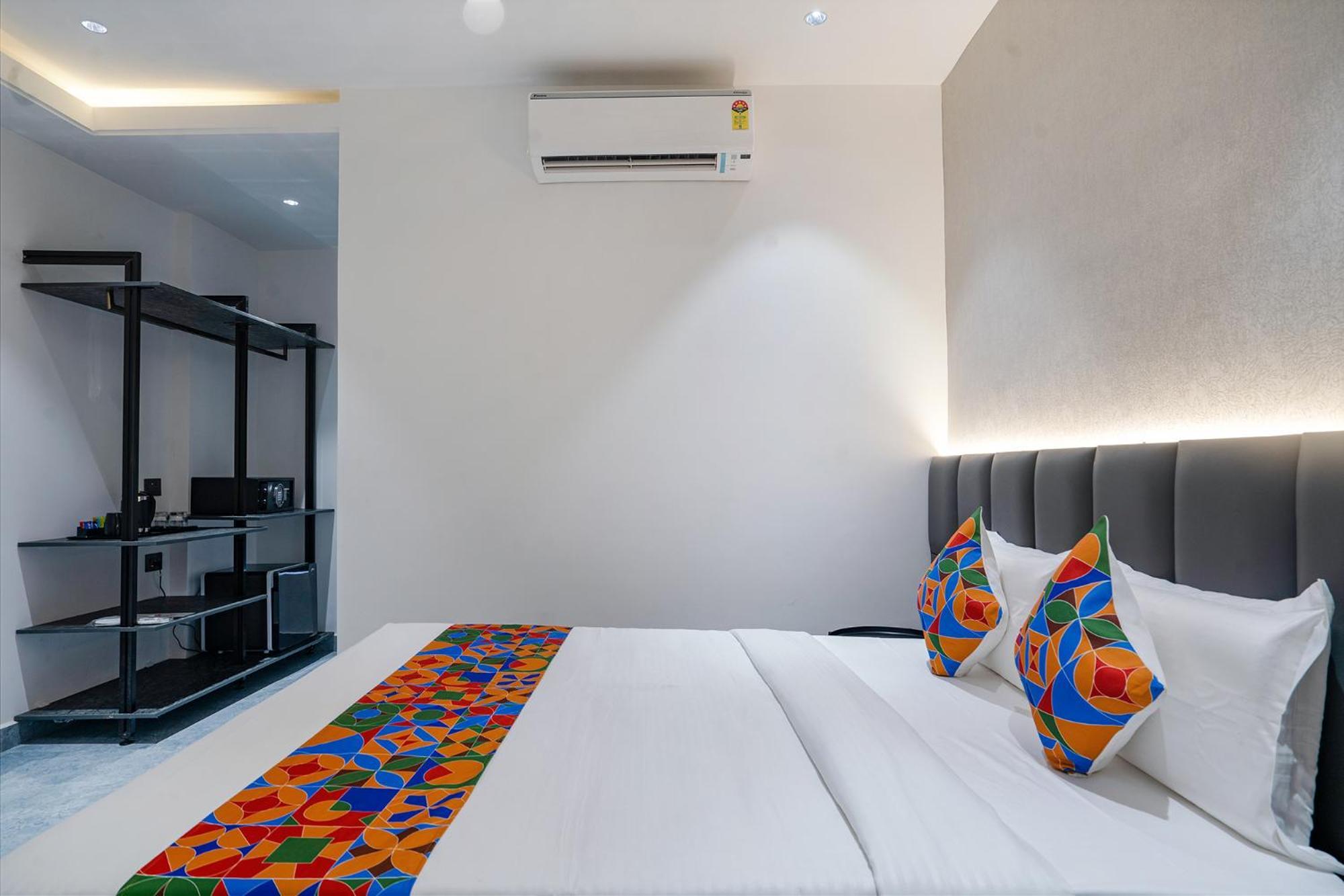 Fabhotel Prime Cloud 5 Studios Haiderabad Buitenkant foto