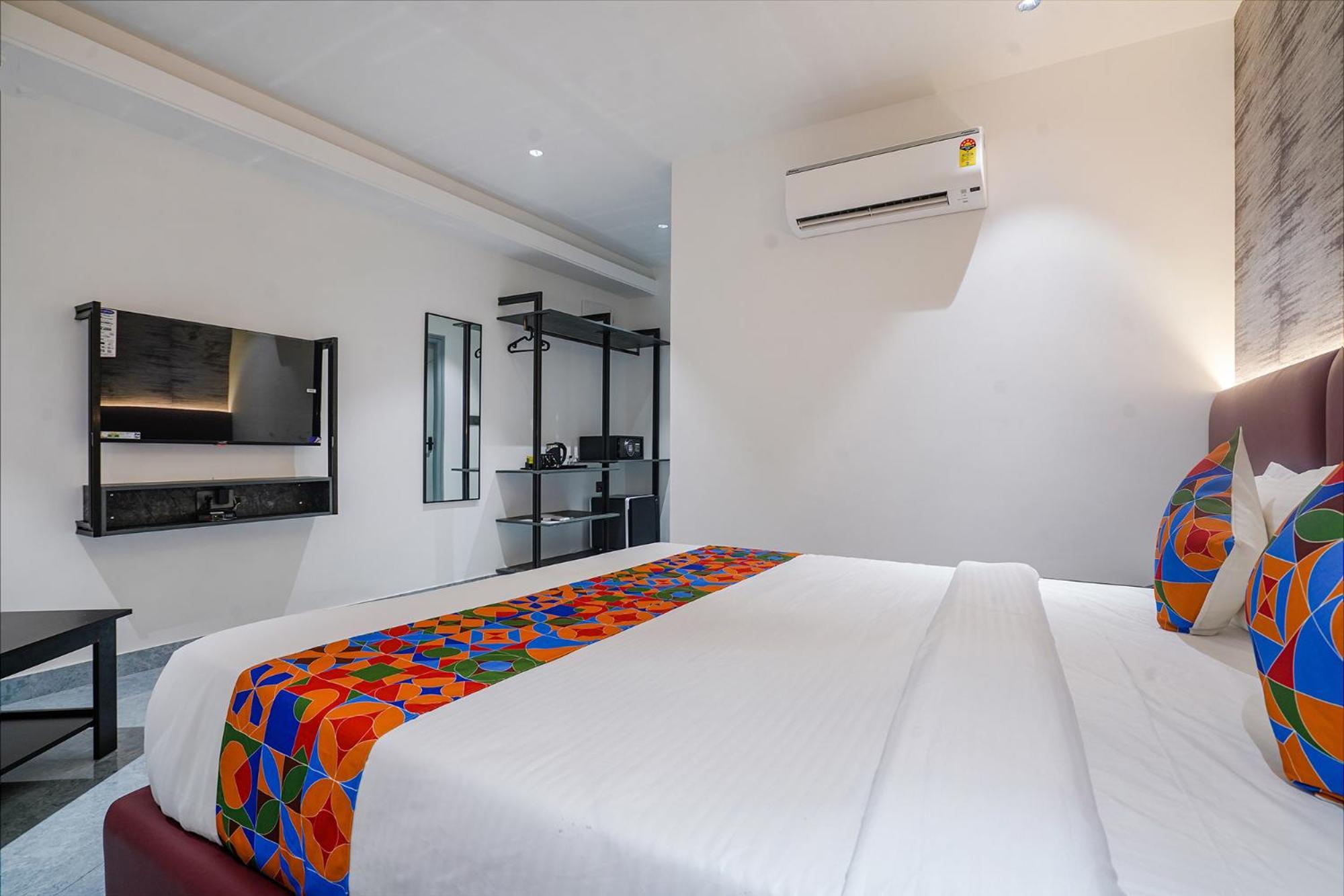 Fabhotel Prime Cloud 5 Studios Haiderabad Buitenkant foto