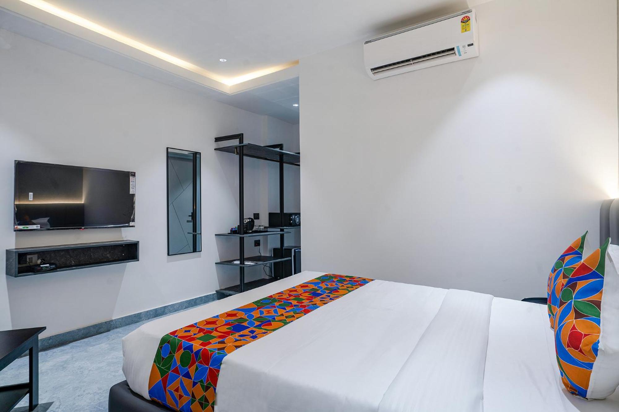 Fabhotel Prime Cloud 5 Studios Haiderabad Buitenkant foto