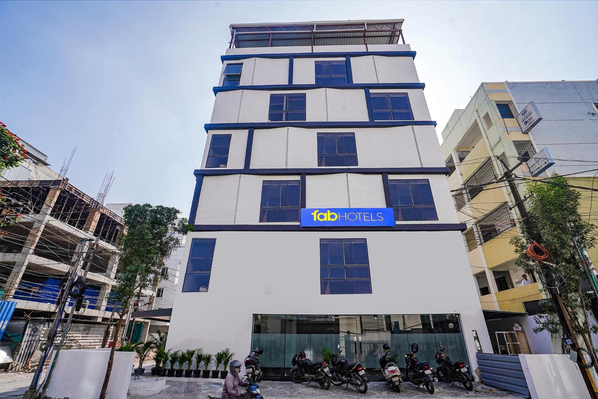 Fabhotel Prime Cloud 5 Studios Haiderabad Buitenkant foto