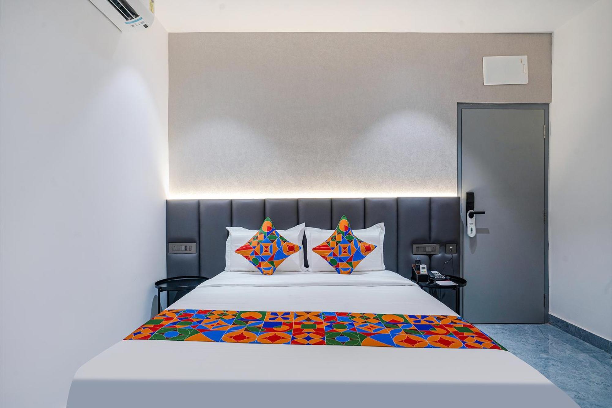 Fabhotel Prime Cloud 5 Studios Haiderabad Buitenkant foto