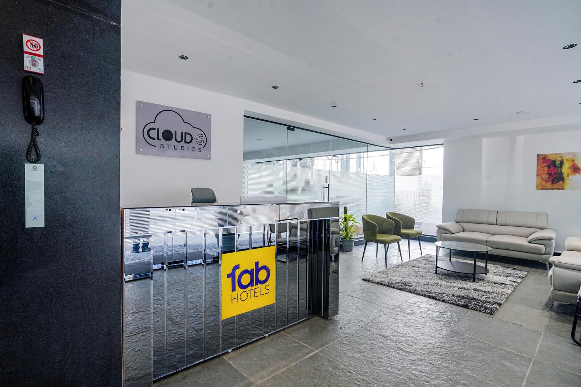 Fabhotel Prime Cloud 5 Studios Haiderabad Buitenkant foto